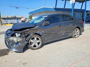 Toyota Corolla BASE 1.8L 4 2013
