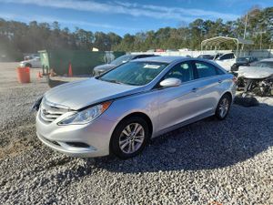 Hyundai Sonata GLS 2.4L 4 2013