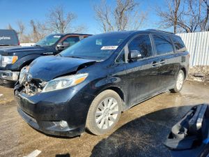 Toyota Sienna XLE 3.5L 6 2015