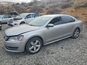 Volkswagen Passat SE 2.5L 5 2013