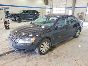 Volkswagen Passat S 2.5L 5 2013