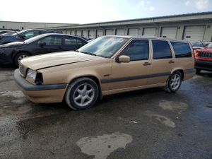 Volvo 850 BASE 2.4L 5 1996