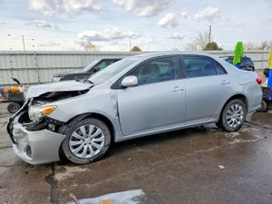 Toyota Corolla BASE 1.8L 4 2013