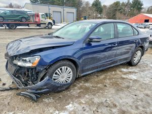 Volkswagen Passat S 1.8L 4 2014