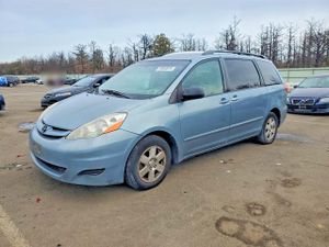 Toyota Sienna CE 3.3L 6 2006