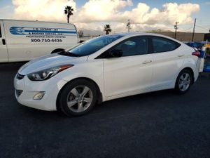 Hyundai Elantra GLS 1.8L 4 2013