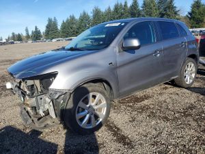 Mitsubishi Outlander ES 2.0L 4 2015