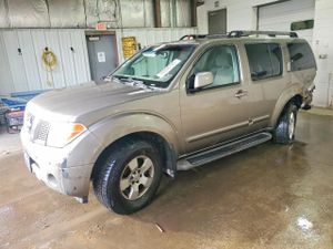 Nissan Pathfinder LE 4.0L 6 2005