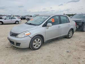 Nissan Versa S 1.8L 4 2011