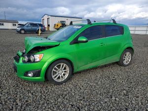 Chevrolet Aveo (Sonic) LT 1.4L 4 2015