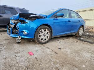 Ford Focus SE 2.0L 4 2012