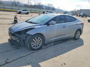Hyundai Elantra SE 1.8L 4 2015