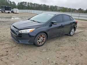 Ford Focus SE 2.0L 4 2015