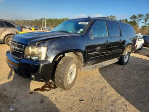 Chevrolet Suburban C1500 LT 5.3L 8 2013