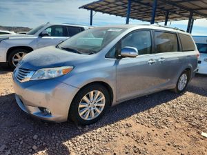 Toyota Sienna XLE 3.5L 6 2013