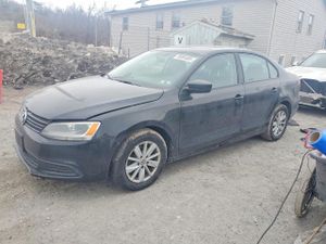 Volkswagen Jetta BASE 2.0L 4 2013