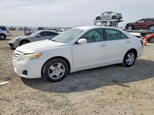 Toyota Camry BASE 2.5L 4 2011