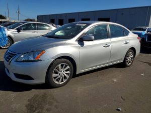Nissan Sentra S 1.8L 4 2015