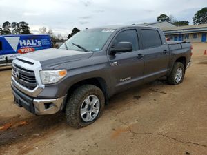 Toyota Tundra CREWMAX SR5 5.7L 8 2015
