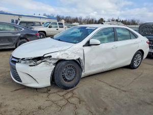 Toyota Camry LE 2.5L 4 2015