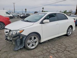 Toyota Corolla BASE 1.8L 4 2013