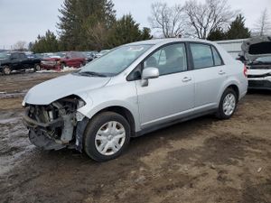 Nissan Versa S 1.8L 4 2011