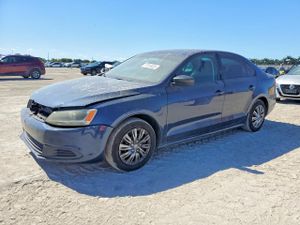 Volkswagen Jetta BASE 2.0L 4 2014