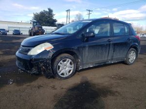 Nissan Versa S 1.8L 4 2011