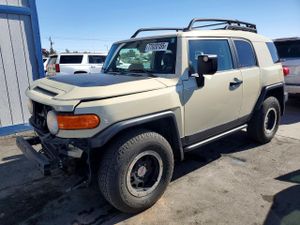 Toyota FJ Cruiser 4.0L 6 2010