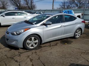 Hyundai Elantra GLS 1.8L 4 2013