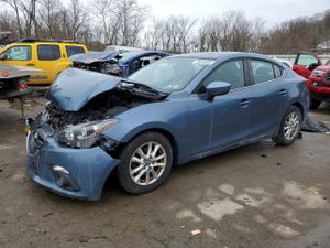 Mazda 3 GRAND TOURING 2.0L 4 2015