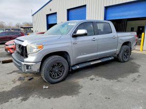 Toyota Tundra CREWMAX LIMITED 5.7L 8 2014