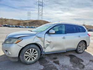 Nissan Pathfinder S 3.5L 6 2015
