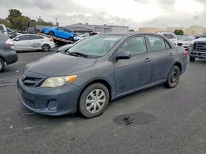 Toyota Corolla BASE 1.8L 4 2013
