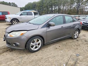 Ford Focus SE 2.0L 4 2014