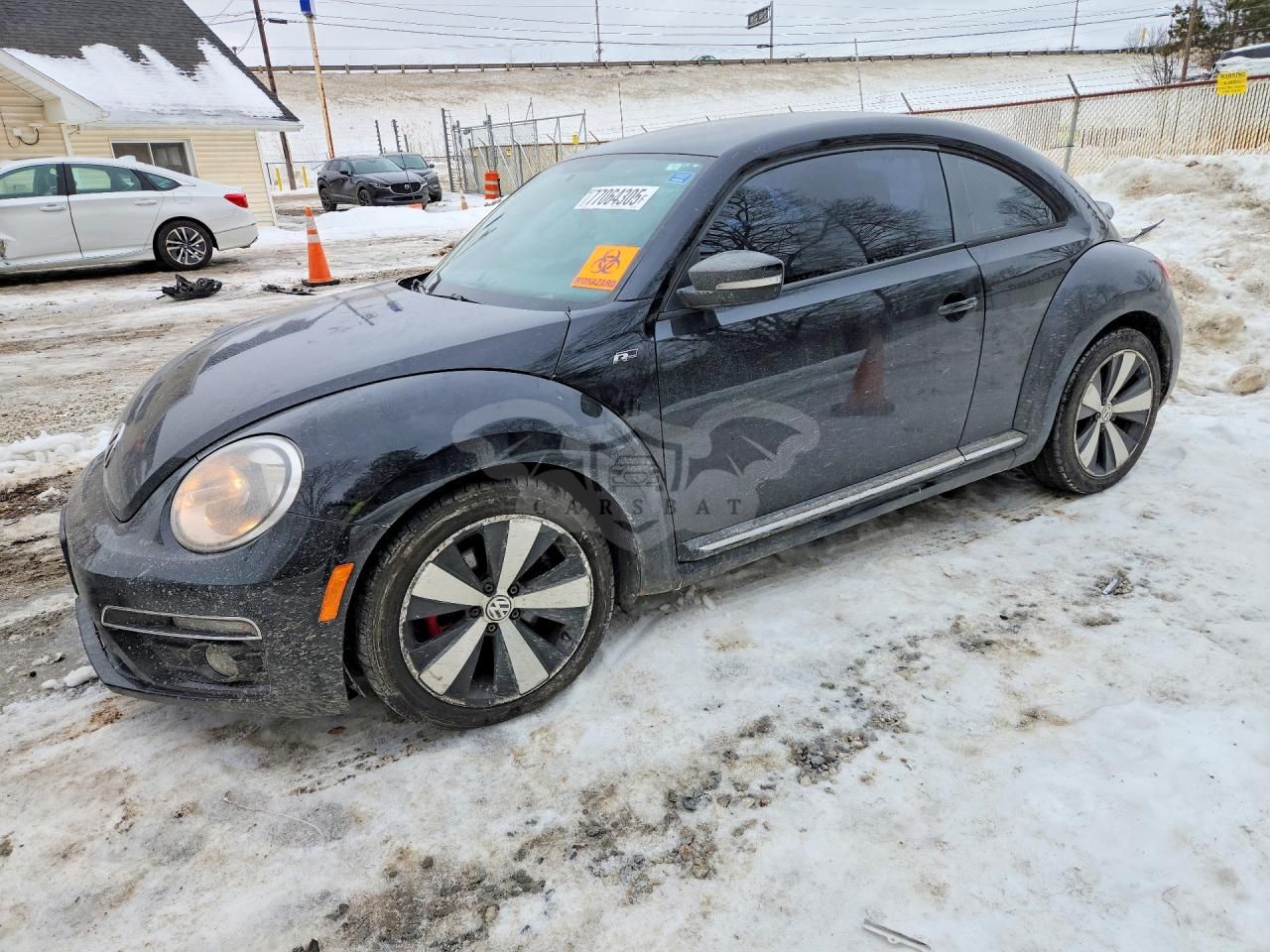 Volkswagen Beetle R-LINE 2 L 4 2015