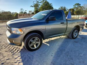 RAM 1500 ST 5.7L 8 2013