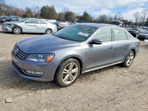 Volkswagen Passat SEL 2.0L 4 2014