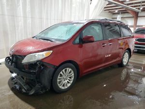 Toyota Sienna XLE 3.5L 6 2013