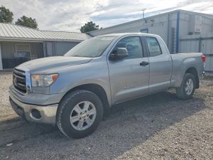 Toyota Tundra DOUBLE CAB SR5 4.6L 8 2011