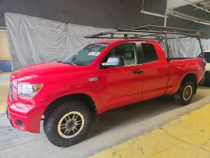Toyota Tundra 5.7L 8 2013