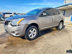 Nissan Rogue S 2.5L 4 2013