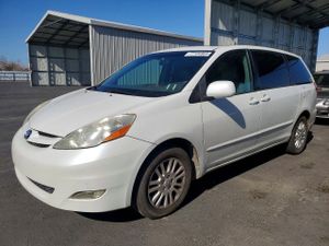Toyota Sienna XLE 3.5L 6 2010