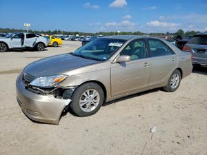 Toyota Camry LE 3.0L 6 2004