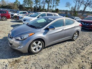 Hyundai Elantra GLS 1.8L 4 2013