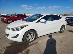 Hyundai Elantra SE 1.8L 4 2015