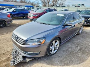 Volkswagen Passat SEL 2.0L 4 2014