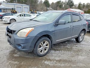 Nissan Rogue S 2.5L 4 2013