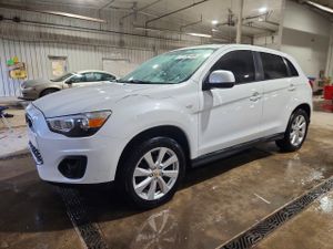 Mitsubishi Outlander ES 2.0L 4 2015