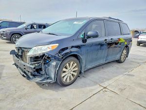 Toyota Sienna XLE 3.5L 6 2012
